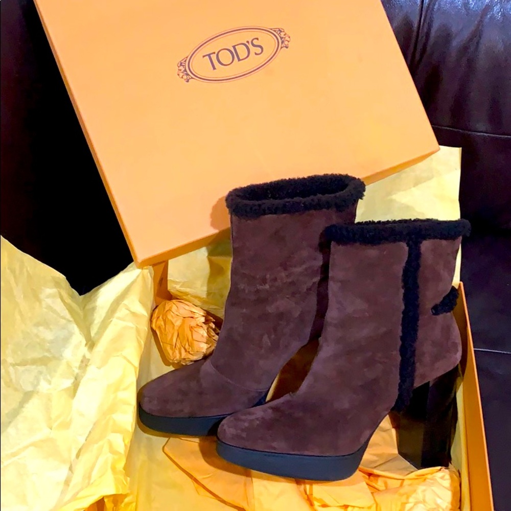 TODS Shearling-trimmed suede platform ankle boots